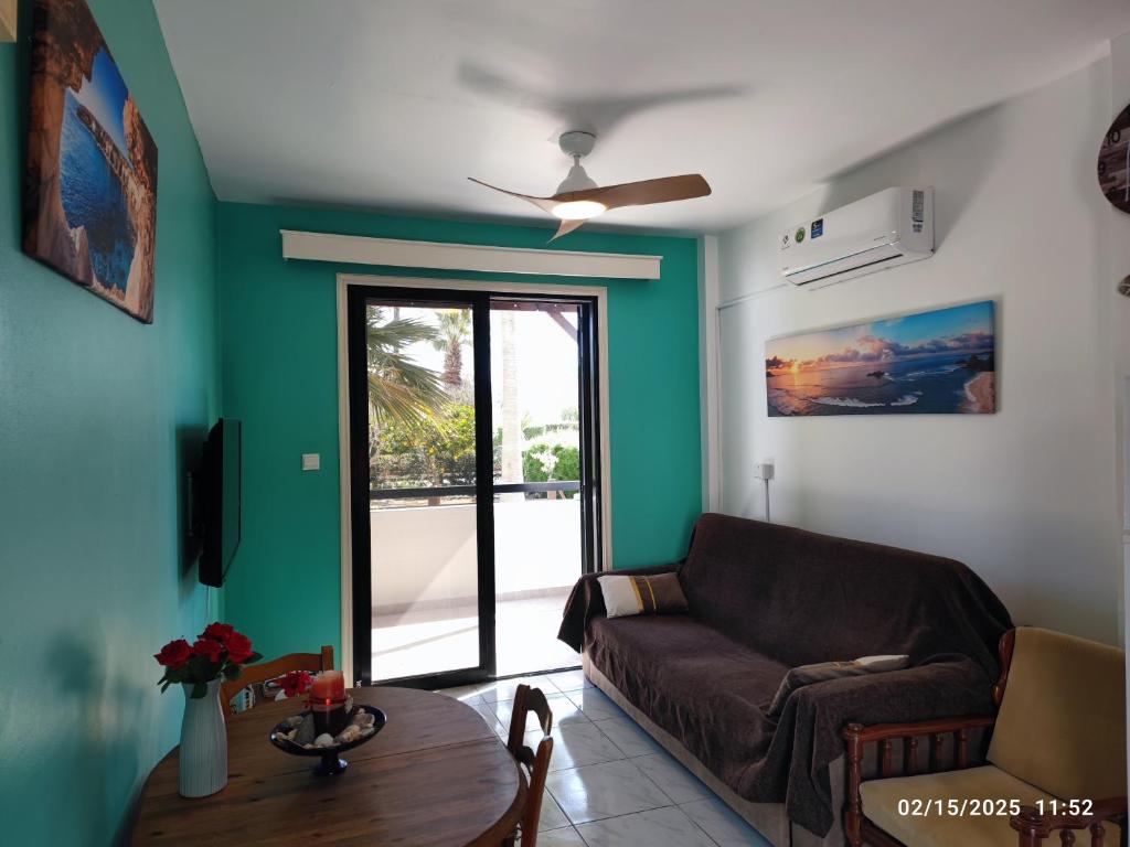 Palm garden paradise 5