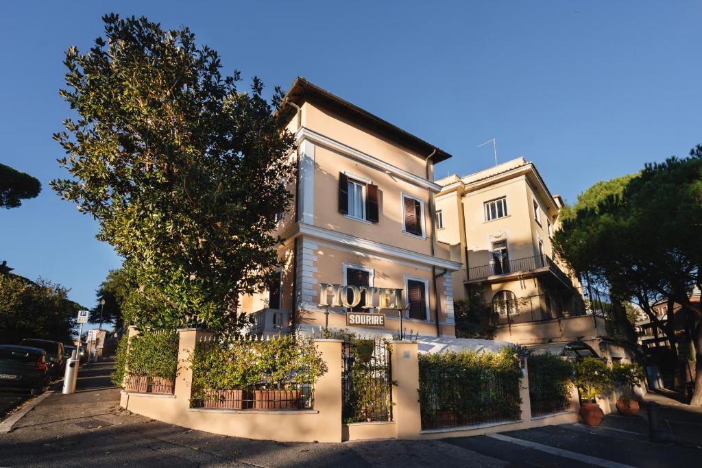 Sourire Hotel Image