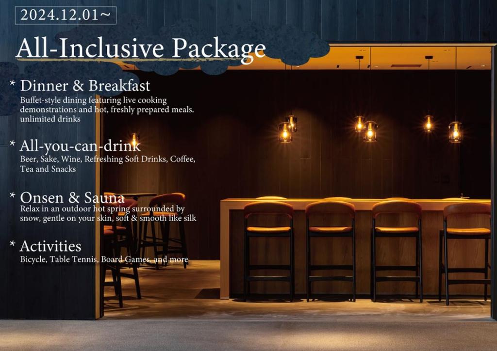 un panneau indiquant un restaurant avec une table et des chaises dans l'établissement KAMENOI HOTEL Nikko Yunishigawa All-Inclusive Resort, à Nikkō