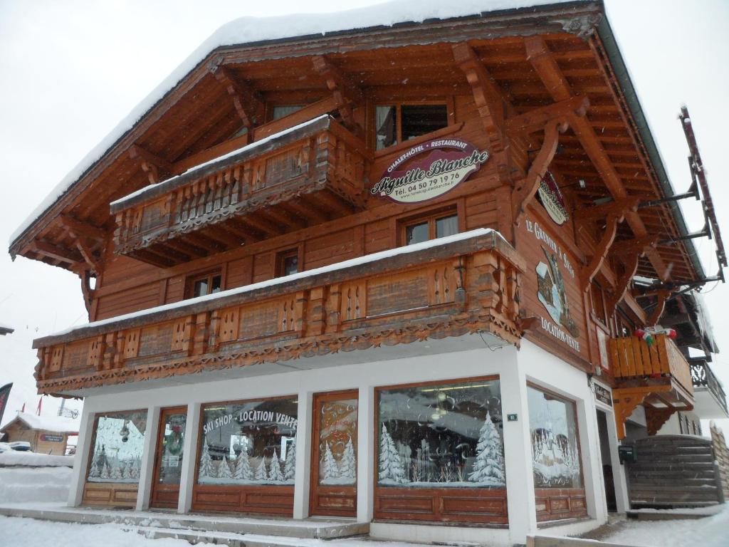 Photo de la galerie de l'établissement Chalet Hôtel Aiguille Blanche Logis, aux Gets