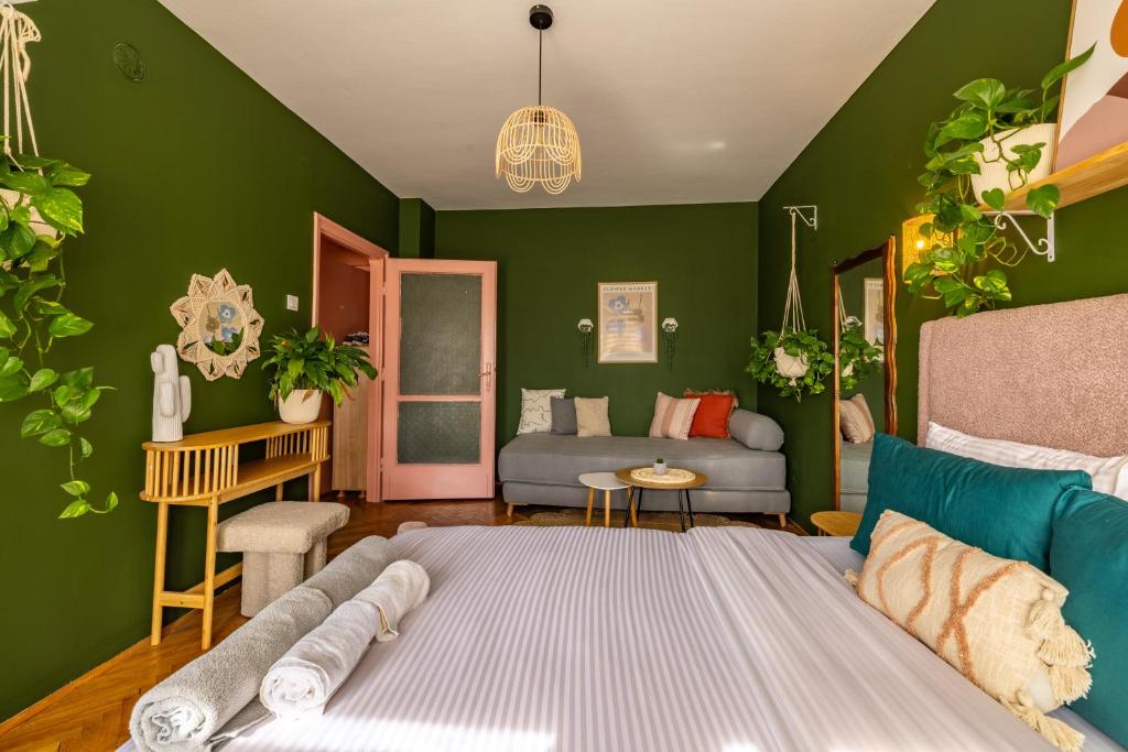 Green & Bright Central 6
