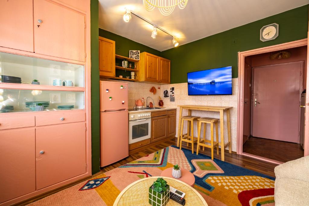 Green & Bright Central 7