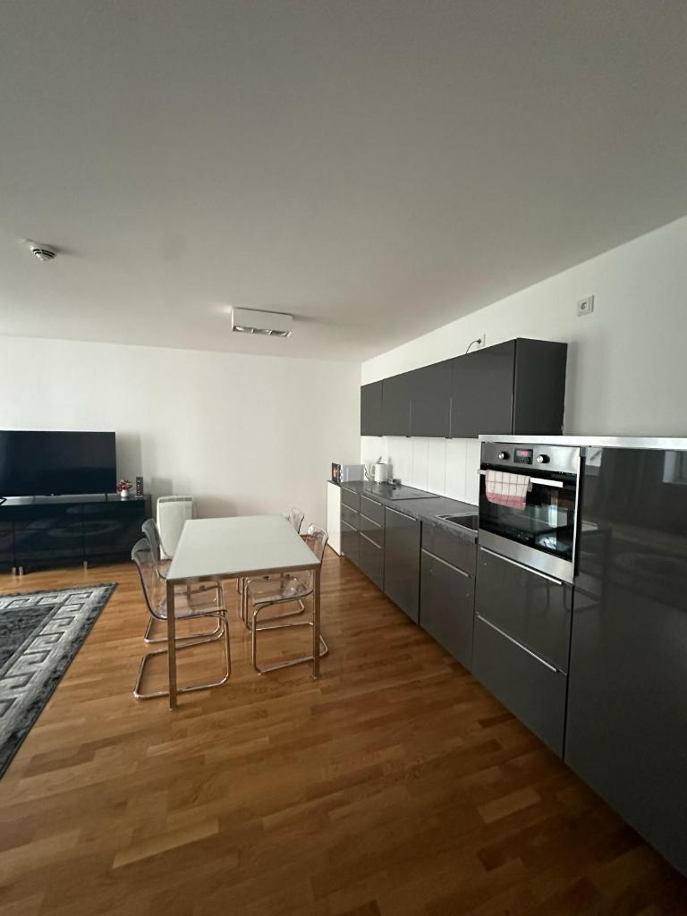 Al Nafurah Apartments 7