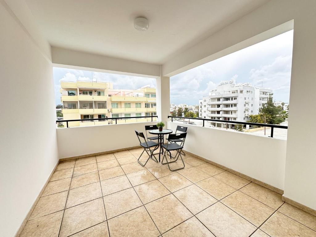 Serenity Sunset Holiday Apt - Larnaca 7
