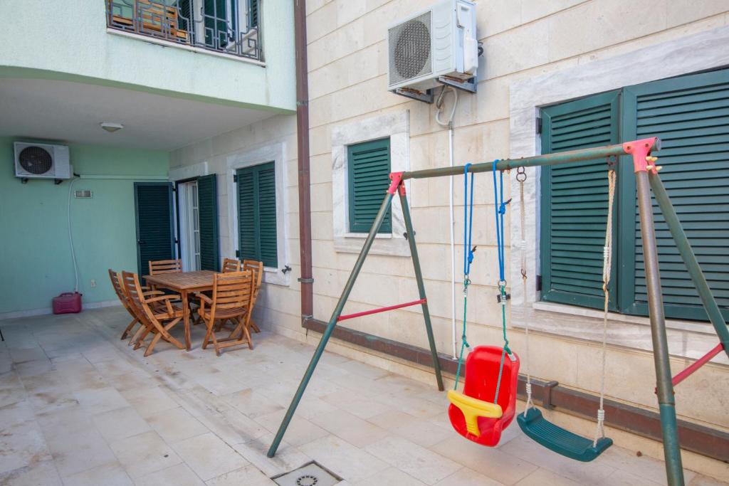 Montesan Luxury Apartments Beach Front 7