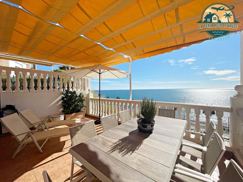 Seafront Townhouse with Stunning Mediterranean Views, community pool 7