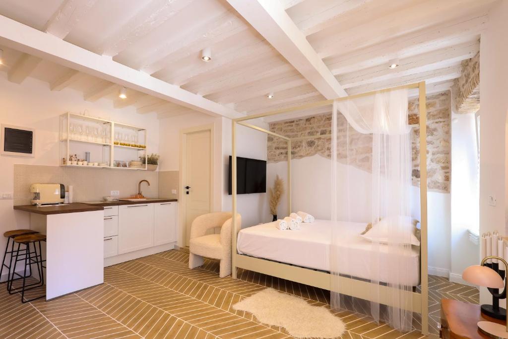Rovinis Old Town Studios 4