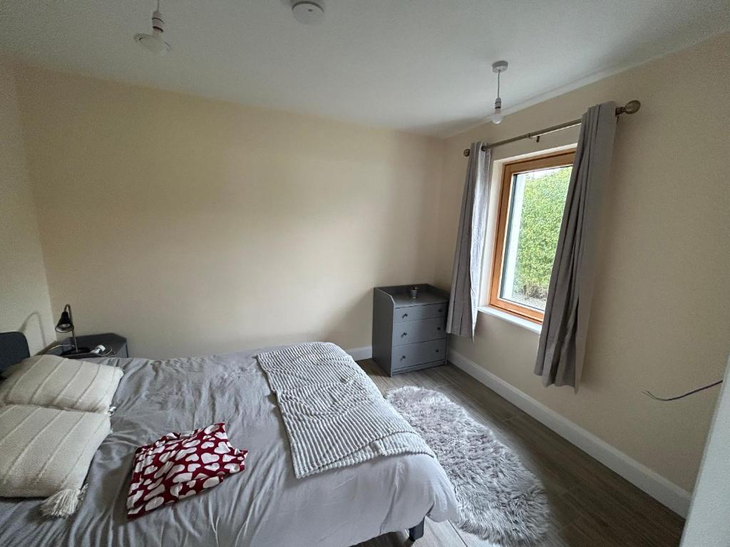 Two bedroom ground floor apartment, professionally managed 3