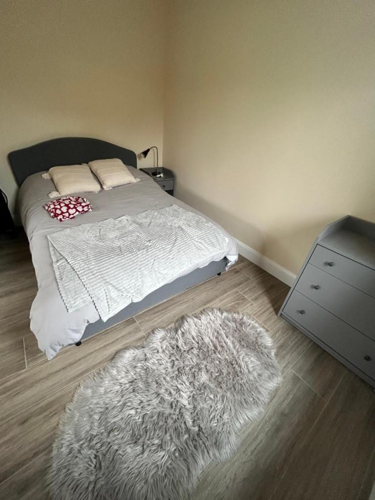 Two bedroom ground floor apartment, professionally managed 4
