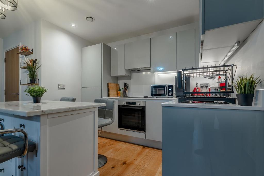 Wapping Wharf Flat With Balcony 8