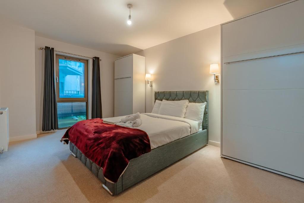 Wapping Wharf Flat With Balcony 7