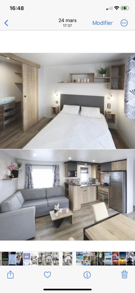 - deux photos d'une chambre et d'un salon dans l'établissement Mobilhomme camping, à Fréjus