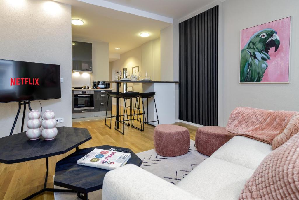 ELLY NINE - stylish urban apartments 8