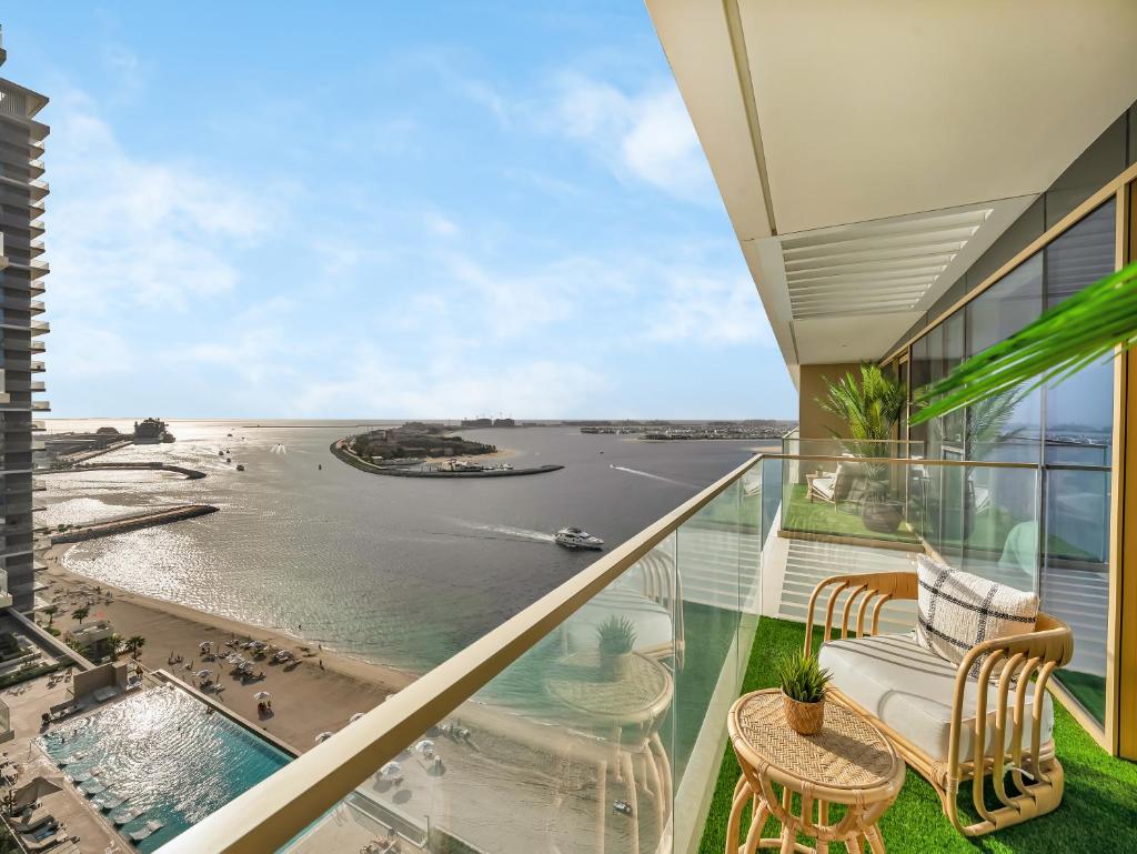 Ultra-Luxury 2 Bedroom Beachfront Escape with Sea Views