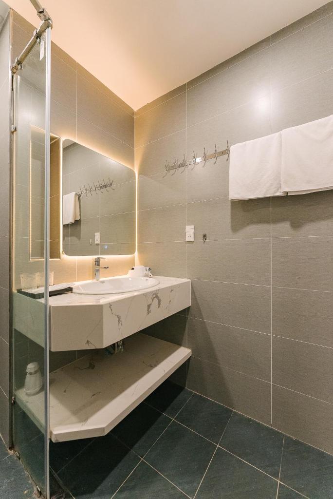 Morri West Lake Apartment