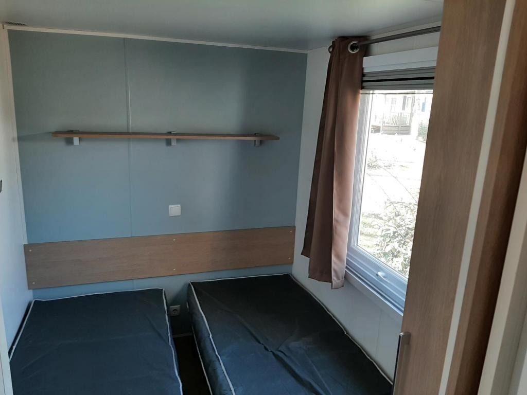Photo de la galerie de l'établissement Mobil home climatisé 6 personnes 36 m2 camping 4 étoiles, à Sérignan 20 autres photos