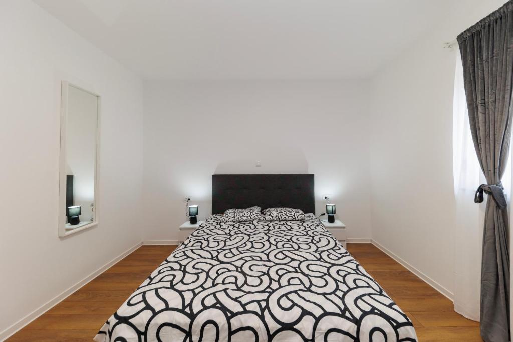 Three-Bedroom Home Dina 2