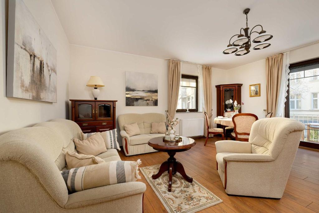 Family Apartment in the Sopot Centre by Noclegi Renters 6