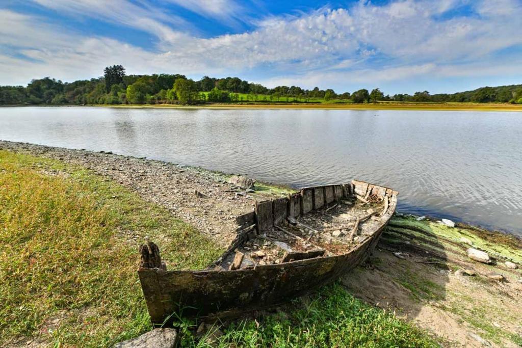 Photo de la galerie de l'établissement Camping Château La Forêt, à Saint-Julien-des-Landes 25 autres photos