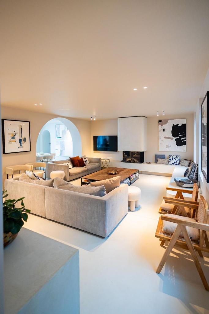 Souljoy Sanctuary - luxury Holiday design House with 7 rooms, 6 bathrooms for 14 people 3