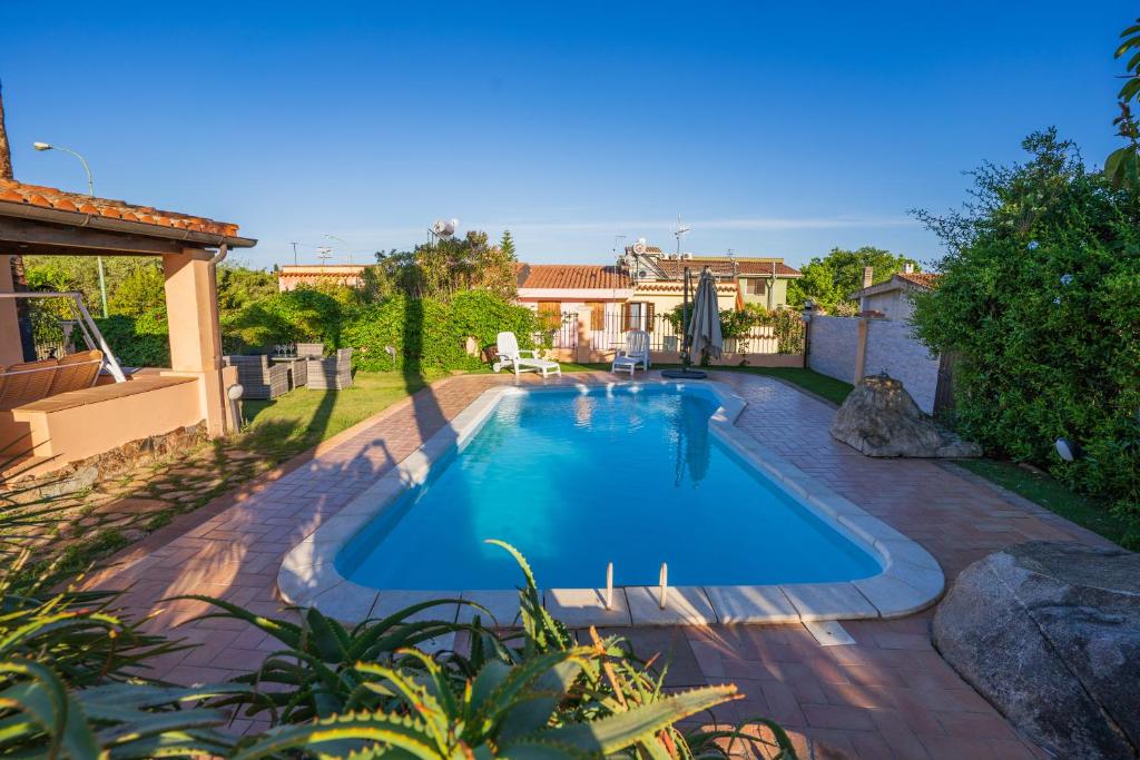 Photo de la galerie de l'établissement Villa Sa Marina con piscina, à Bari Sardo