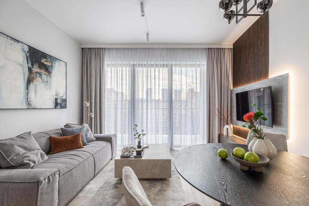 CHRONOS APARTAMENTY with Parking and Air Conditioning in Warsaw Wola by Renters Prestige 7