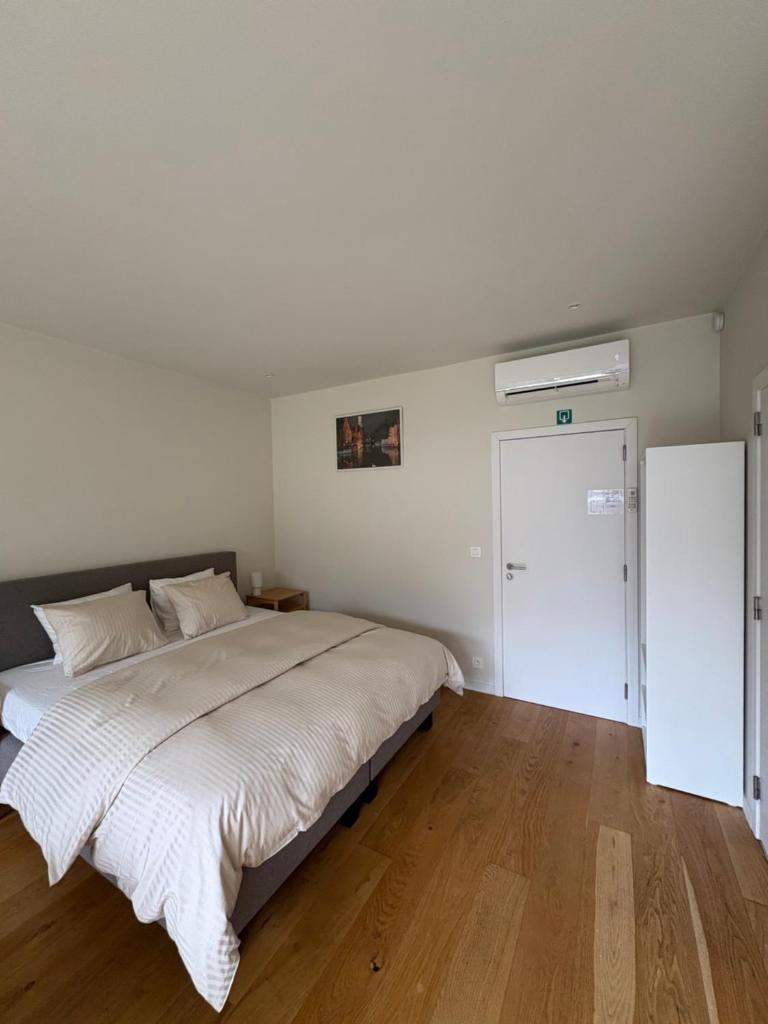 Cozy guestroom near city center 2