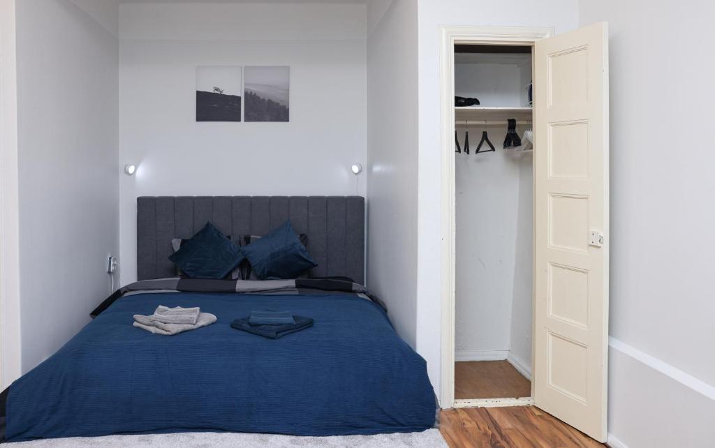 Spacious Cozy Corner 2