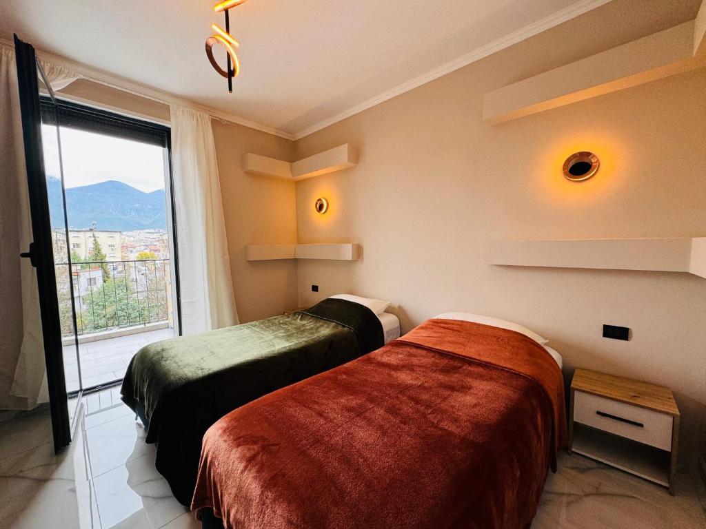 Tirana - GGpremiumstays deluxe - 2 double bedrooms luxury apartment with balcony 2
