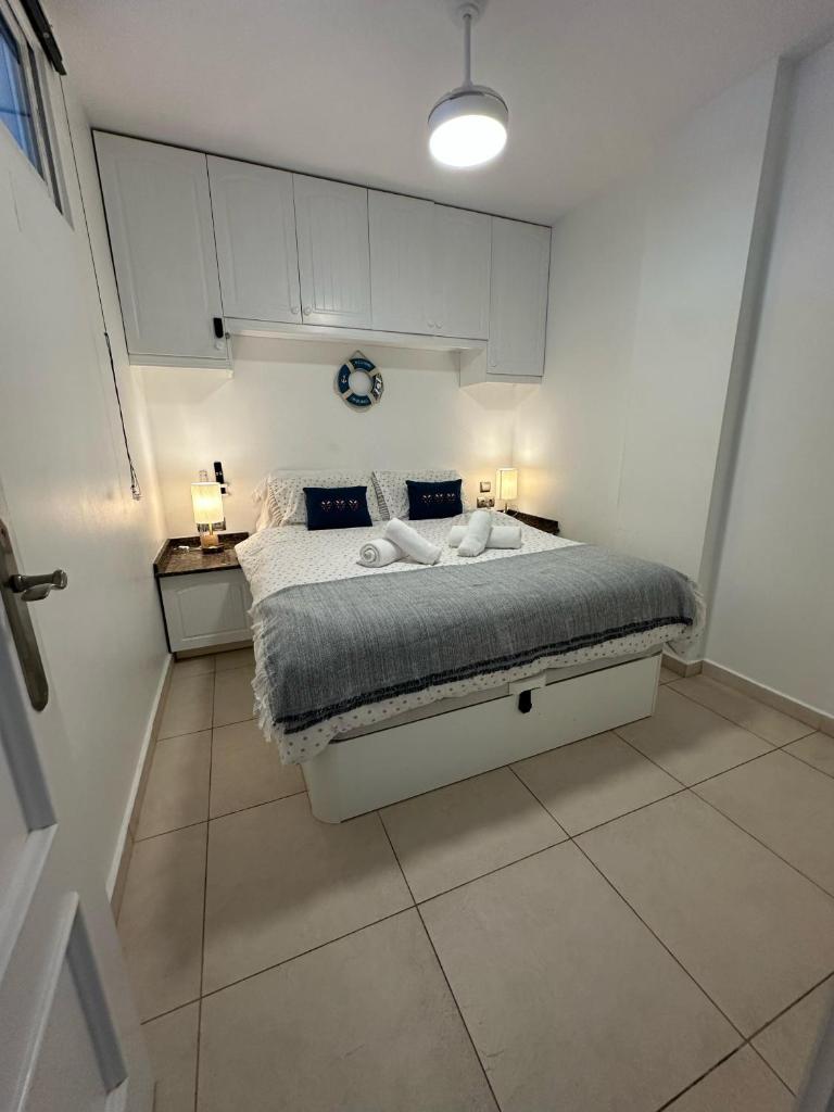 Modern 1BR Walk to Beach, Casino & Puerto Banús 8