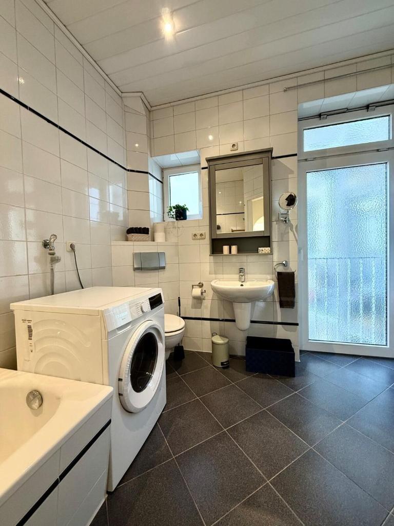 Elegante Jugendstil-Wohnung - ruhige Lage nähe HBF 8