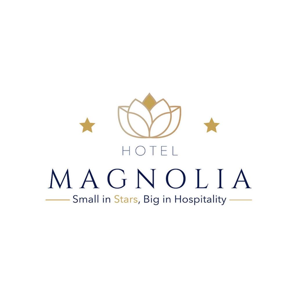 - un logo pour un hôtel margaraglia de petite taille et accueillant dans l'établissement Hotel Magnolia, à Albenga