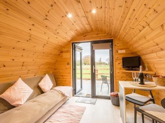 Cozy Haven Glamping Pod 1With Hot Tub & Cold Shower 5