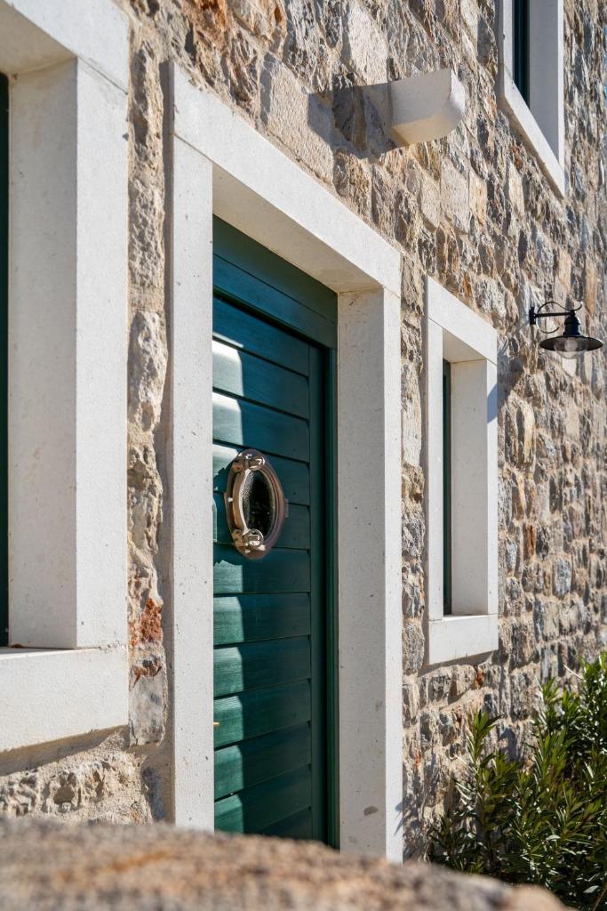 Villa Šjora - ''Autentic Dalmatian Stone Villa with Private Garden & BBQ'' 5