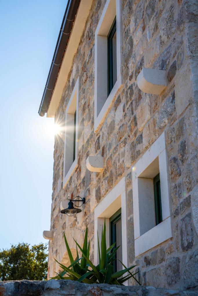Villa Šjora - ''Autentic Dalmatian Stone Villa with Private Garden & BBQ'' 4