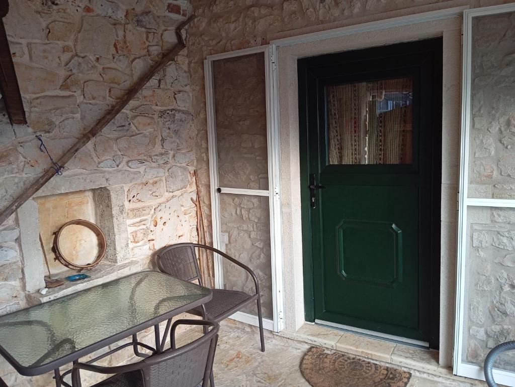 Country-bumpkin's house 2