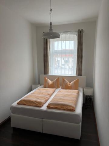Vorstadtperle 7