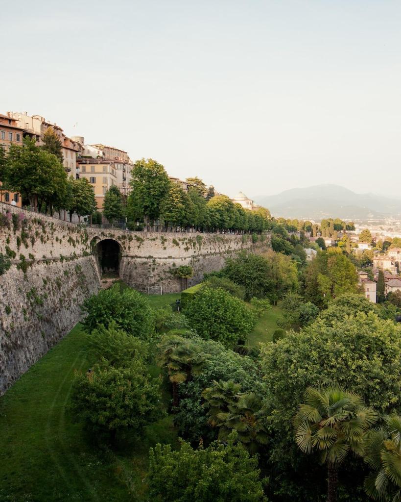 Bilocale con Terrazzo e Garage in Centro Bergamo 8