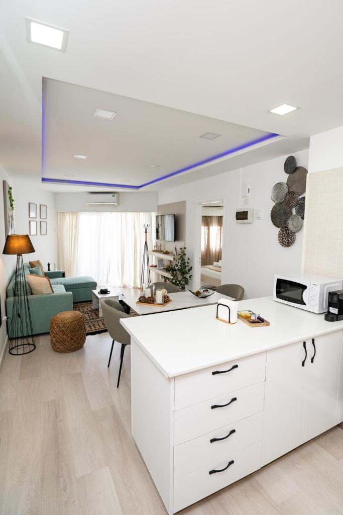 Lazuli Beach & Pool Apartment 501 6