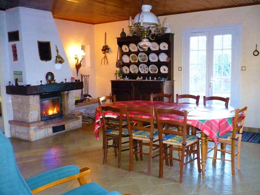 Maison au calme avec terrain clos vue sur la rivière et la campagne 8