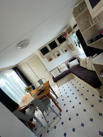 Photo de la galerie de l'établissement mobilhome Aiguebelette Aix les bains, à La Combe