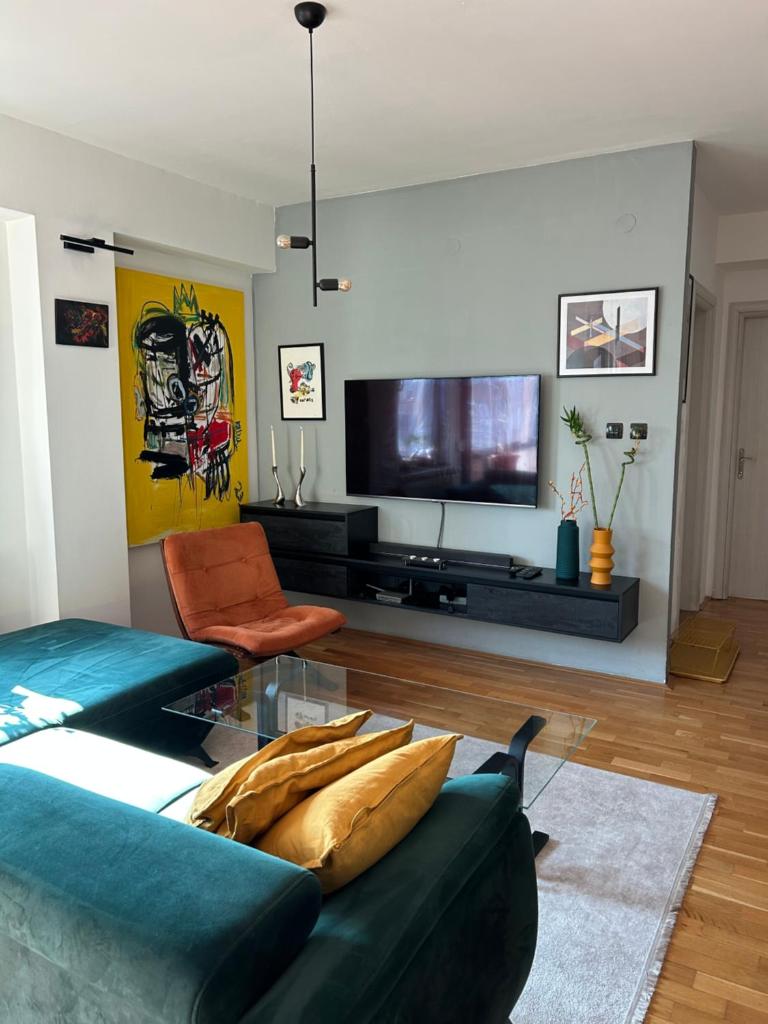 Luxury Artistic Apartment 1