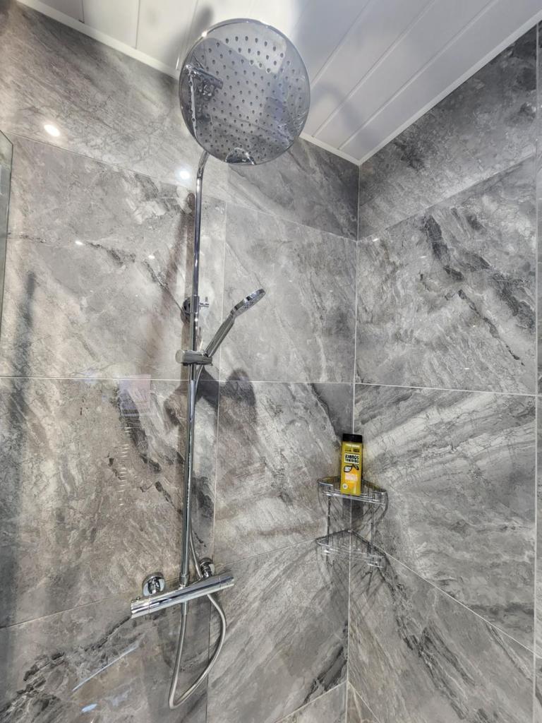Three bedrooms Luxury City Centre Home 3