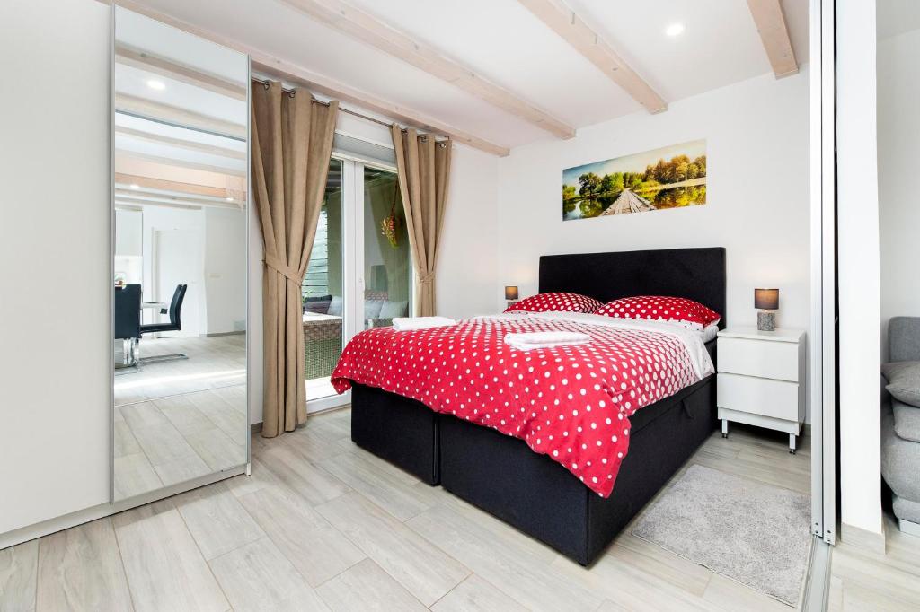 Holiday House Sandi 2