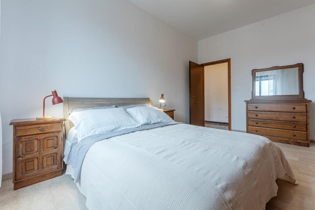 GuestHost - Roomy Apartment near UniBo & Porta San Donato 3