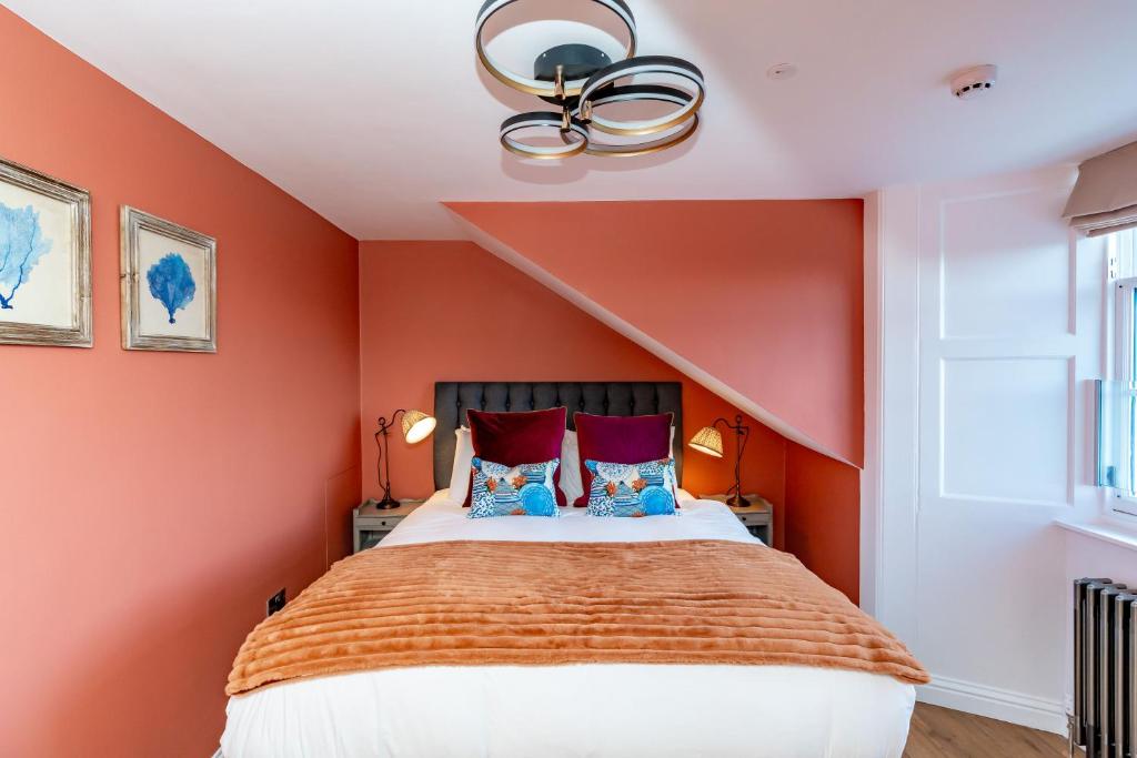 Dragon Suites Luxury Apartments at 8 Albyn Place 3
