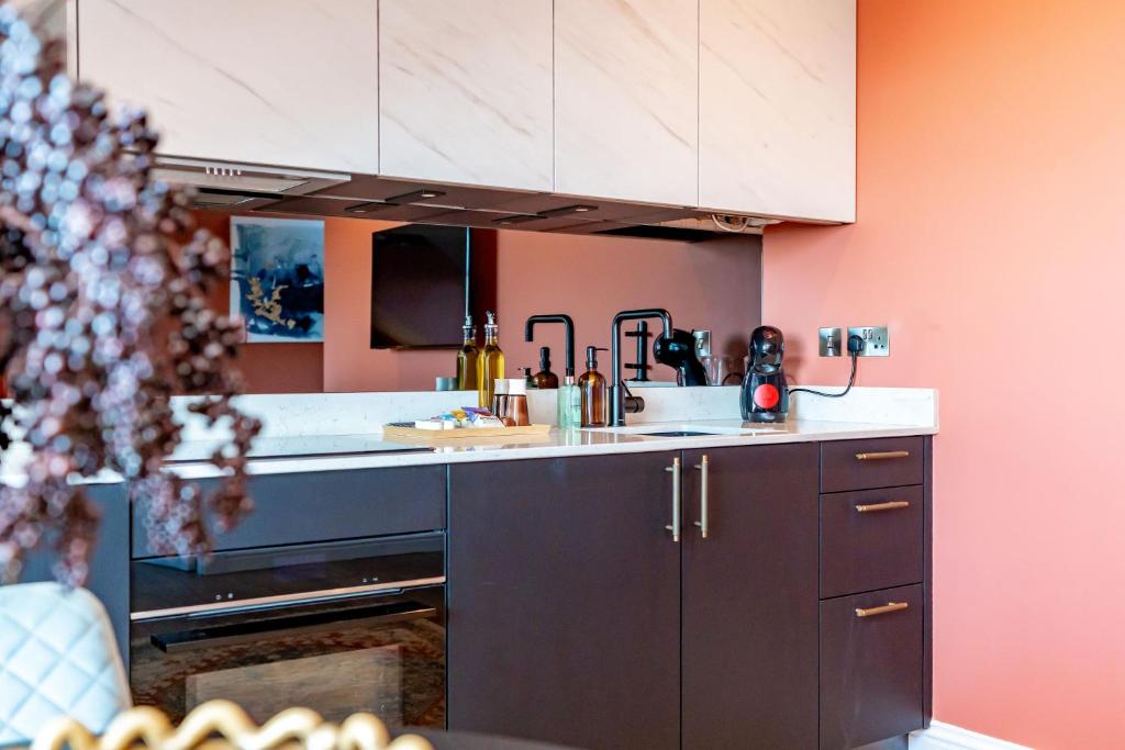 Dragon Suites Luxury Apartments at 8 Albyn Place 7