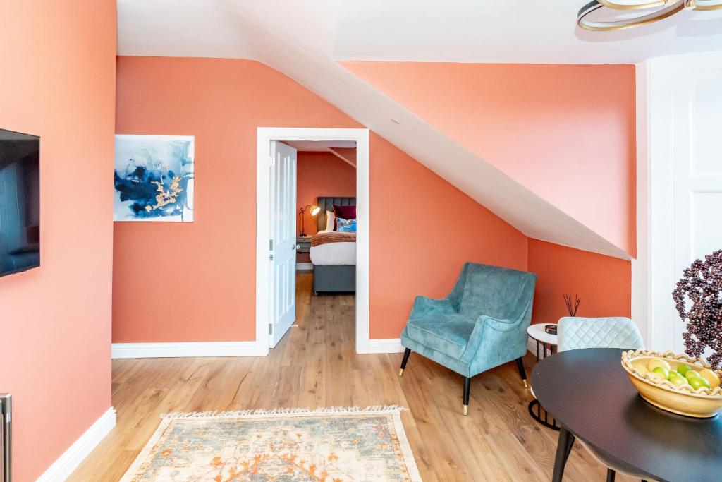 Dragon Suites Luxury Apartments at 8 Albyn Place 8
