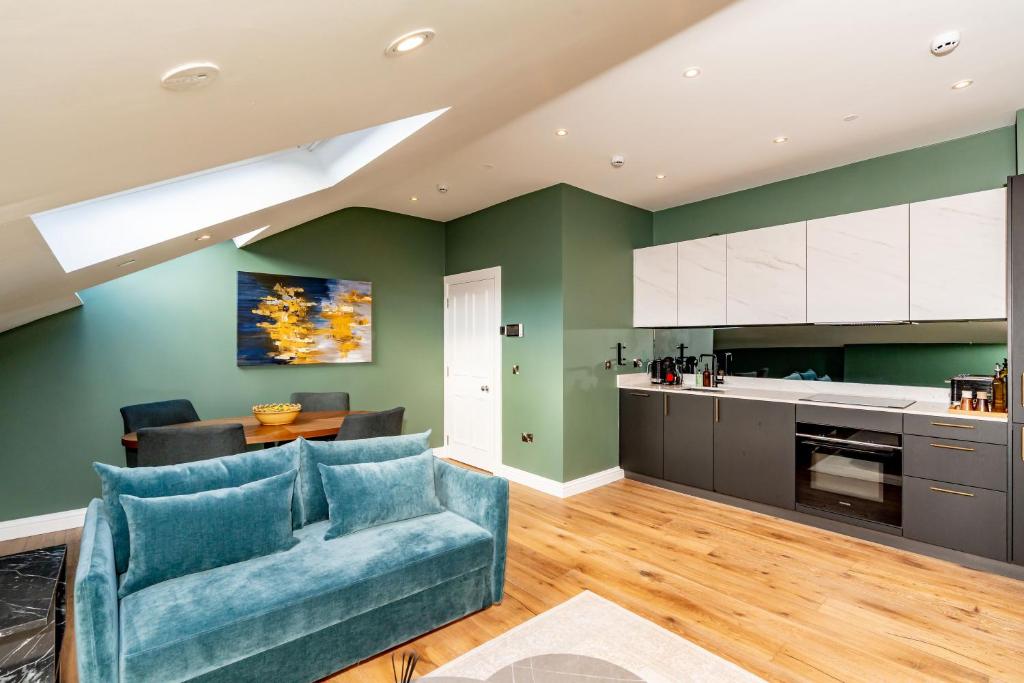 Dragon Suites Luxury Apartments at 8 Albyn Place 6