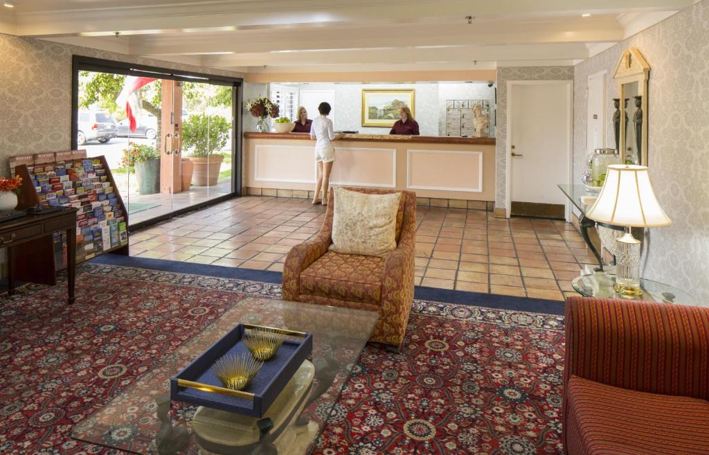 Campbell Inn Hotel Image